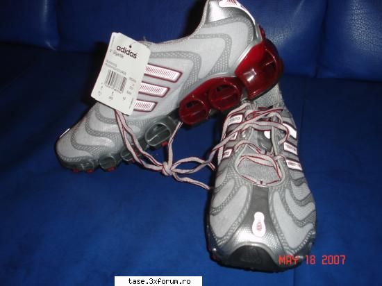 : 240 ron adidasi