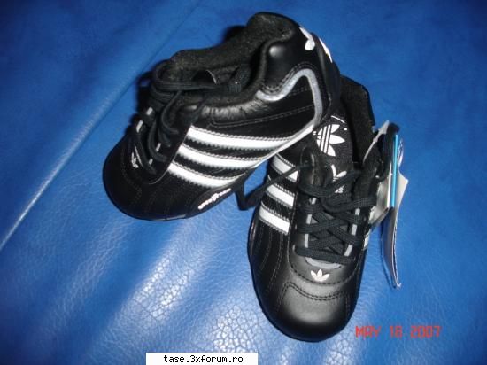 adidasi copii  :

pret  :  130 ron adidasi