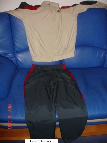 trening adidas etx suit 
pret:  bluza - 125 ron
         pantalon -100 ron haine